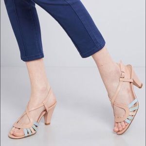 NWT Chelsea Crew Black Label Adele Heels